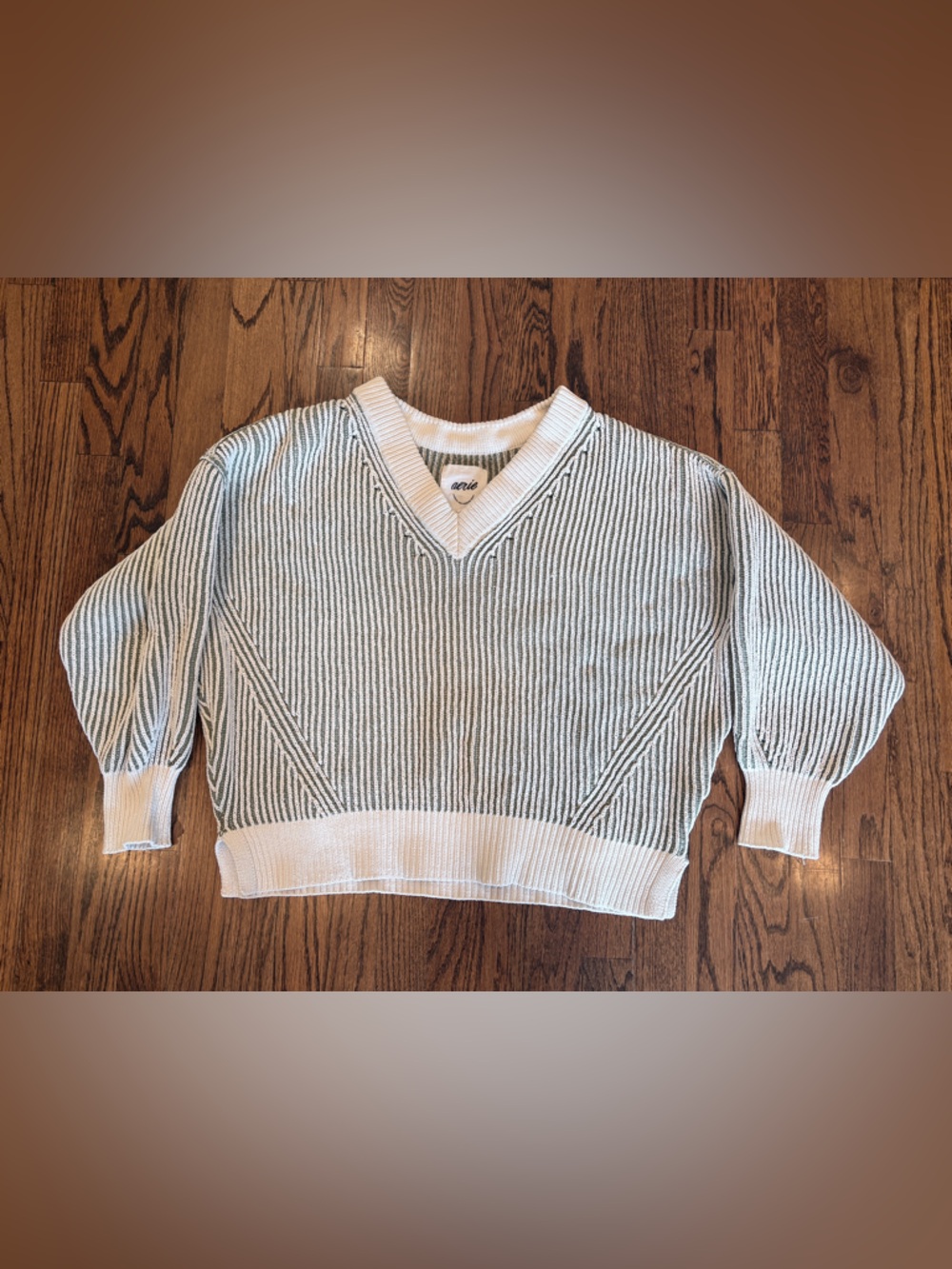 aerie Striped V-Neck Sweater in White and Green size small